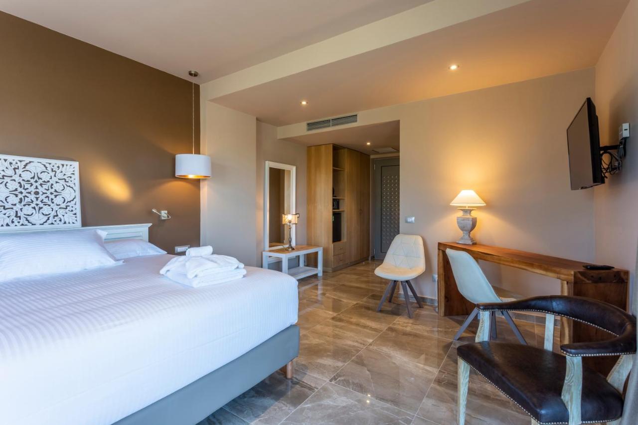 Elysian Luxury Hotel And Spa Kalamáta Eksteriør bilde